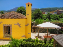 Die möblierte Terrasse mit Teide-Blick